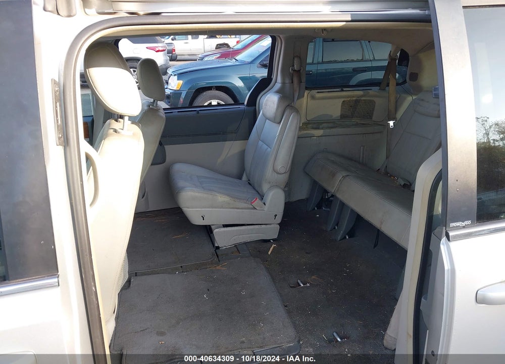 2009 CHRYSLER TOWN & COUNTRY TOURING VIN: 2A8HR54189R509323