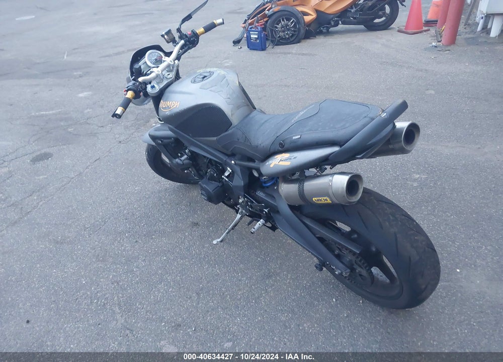 2009 TRIUMPH MOTORCYCLE STREET TRIPLE R VIN: SMTD02NE09J400358