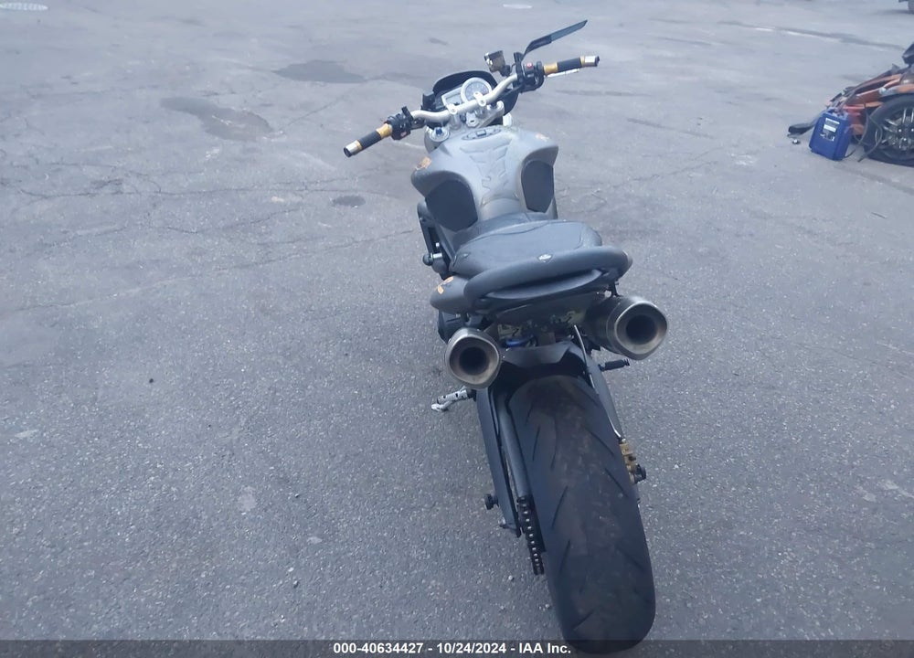 2009 TRIUMPH MOTORCYCLE STREET TRIPLE R VIN: SMTD02NE09J400358