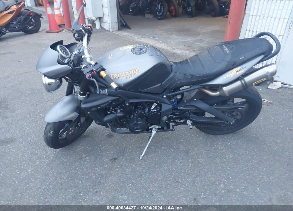 2009 TRIUMPH MOTORCYCLE STREET TRIPLE R VIN: SMTD02NE09J400358
