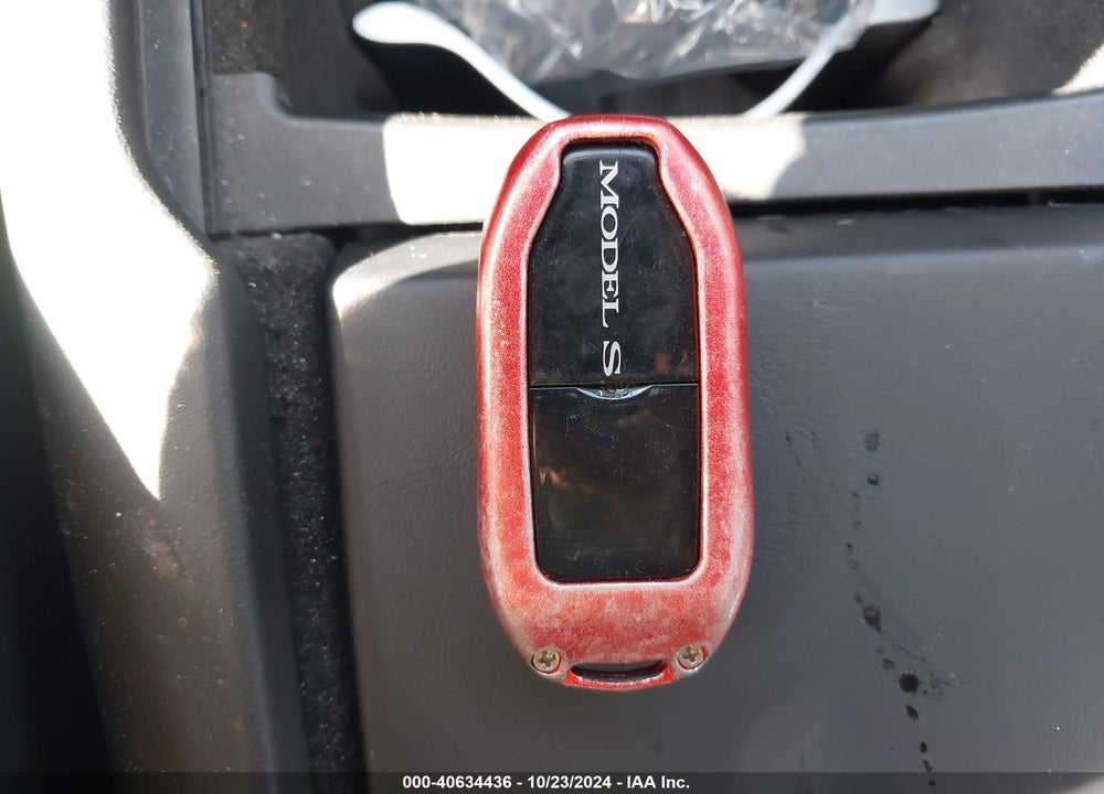 2018 TESLA MODEL S 100D/75D/P100D VIN: 5YJSA1E48JF243923