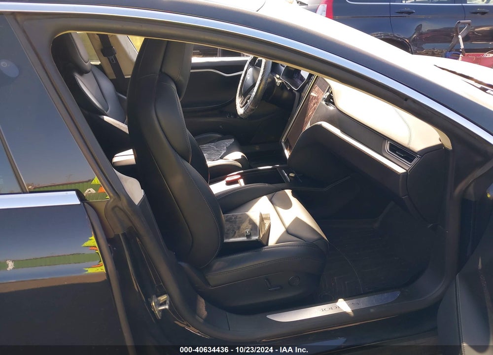 2018 TESLA MODEL S 100D/75D/P100D VIN: 5YJSA1E48JF243923