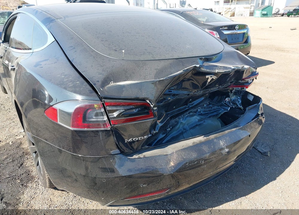 2018 TESLA MODEL S 100D/75D/P100D VIN: 5YJSA1E48JF243923