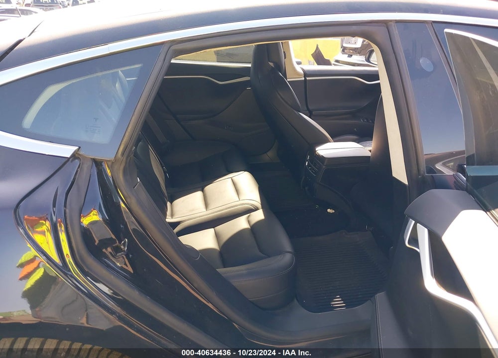 2018 TESLA MODEL S 100D/75D/P100D VIN: 5YJSA1E48JF243923