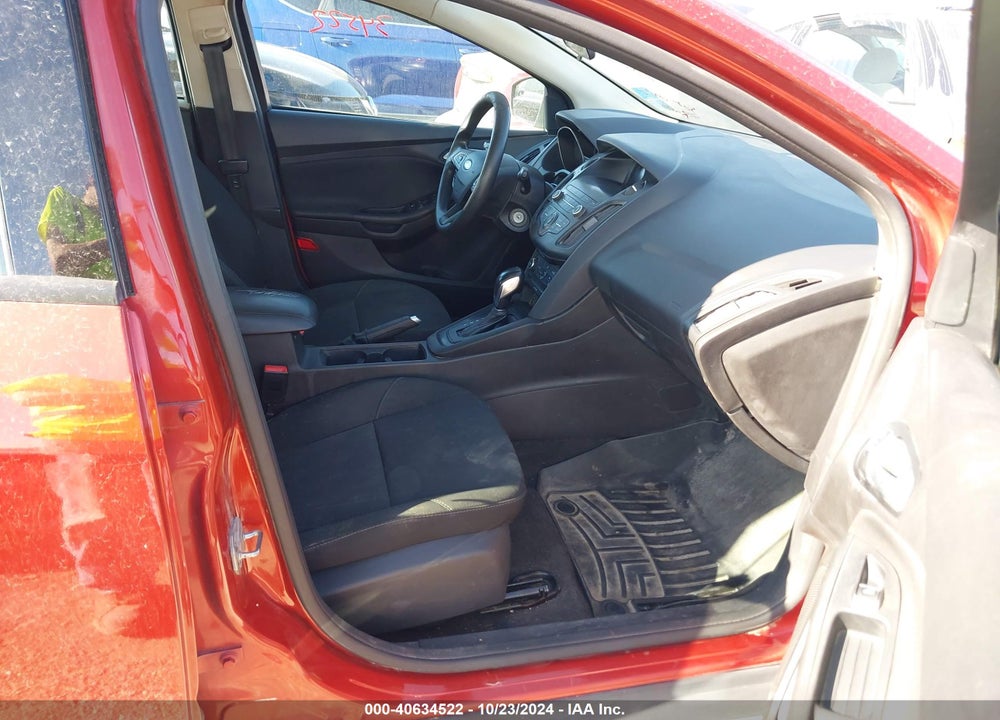 2018 FORD FOCUS SE VIN: 1FADP3K27JL322105