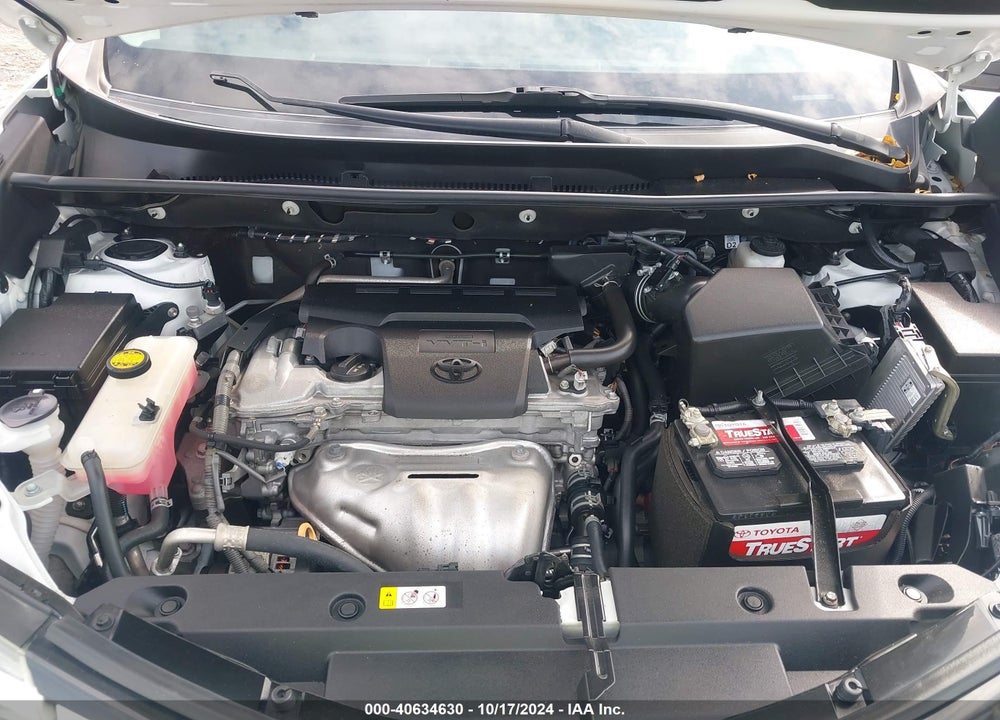 2018 TOYOTA RAV4 ADVENTURE/XLE VIN: 2T3WFREV0JW519564
