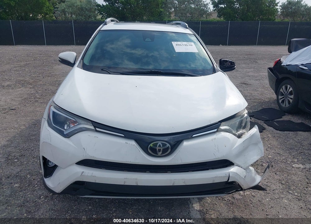 2018 TOYOTA RAV4 ADVENTURE/XLE VIN: 2T3WFREV0JW519564
