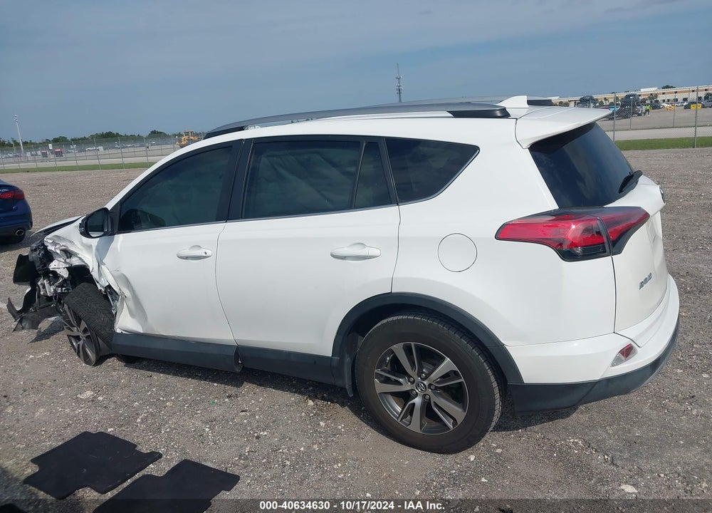 2018 TOYOTA RAV4 ADVENTURE/XLE VIN: 2T3WFREV0JW519564