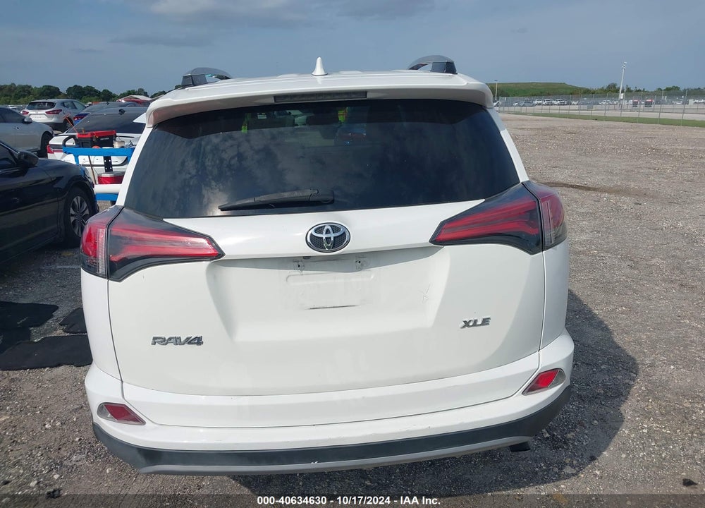 2018 TOYOTA RAV4 ADVENTURE/XLE VIN: 2T3WFREV0JW519564