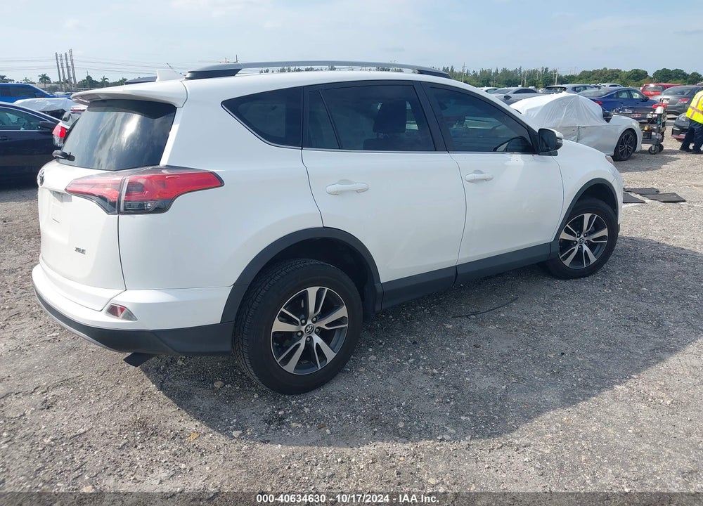 2018 TOYOTA RAV4 ADVENTURE/XLE VIN: 2T3WFREV0JW519564