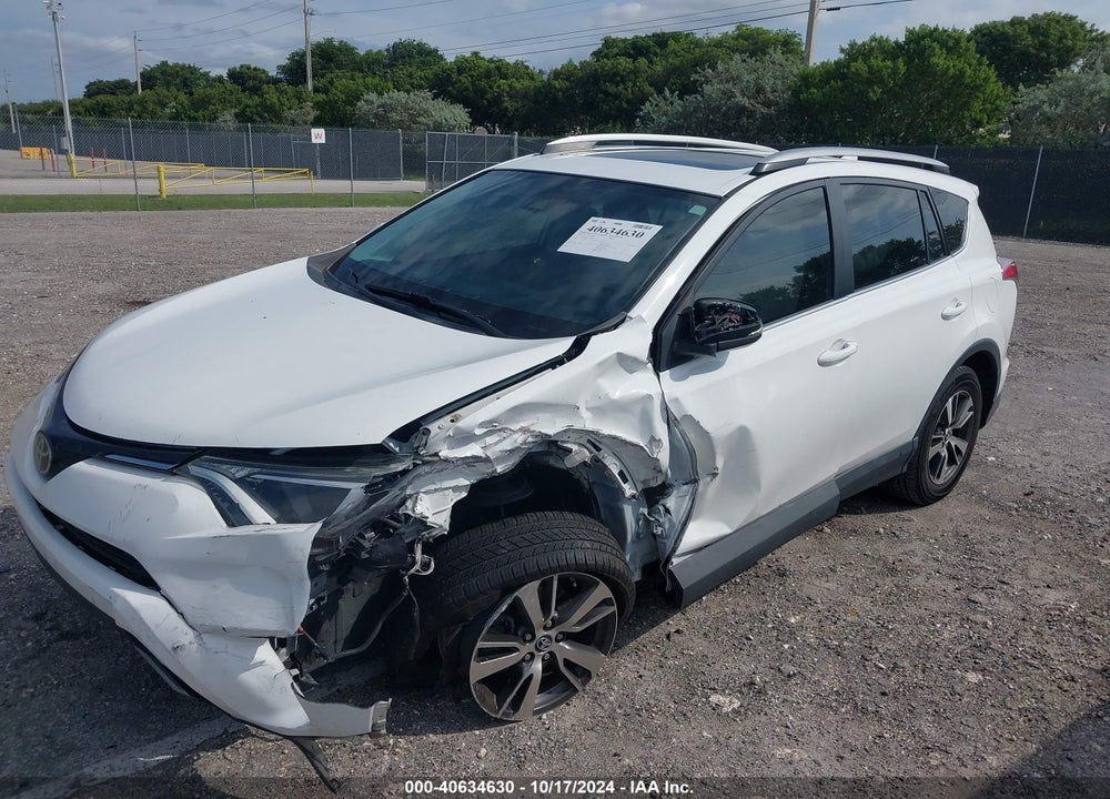 2018 TOYOTA RAV4 ADVENTURE/XLE VIN: 2T3WFREV0JW519564