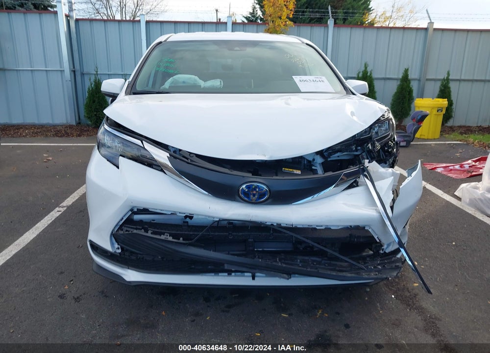 2024 TOYOTA SIENNA LE VIN: 5TDKSKFC9RS145533