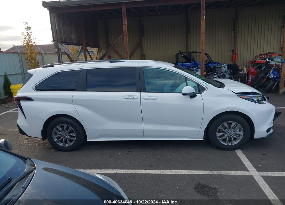 2024 TOYOTA SIENNA LE VIN: 5TDKSKFC9RS145533