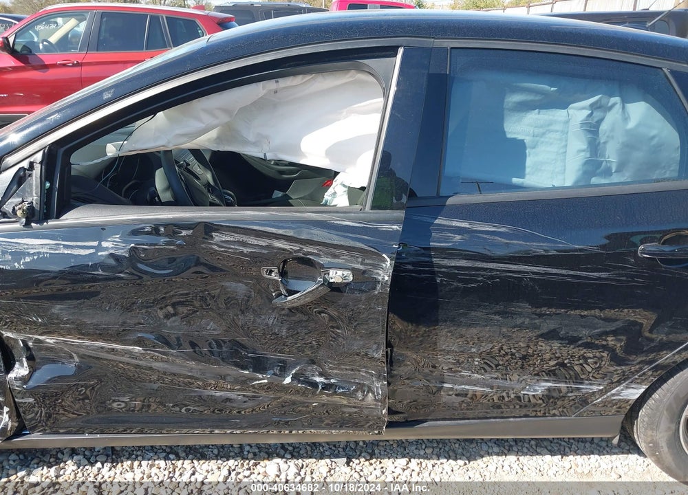 2018 FORD FOCUS SE VIN: 1FADP3FE3JL330366