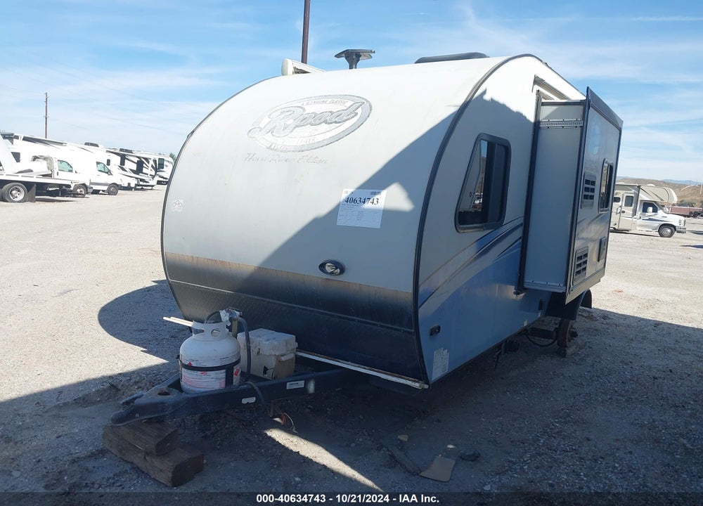 2017 FOREST RIV R-POD VIN: 4X4TRPT10H2013647