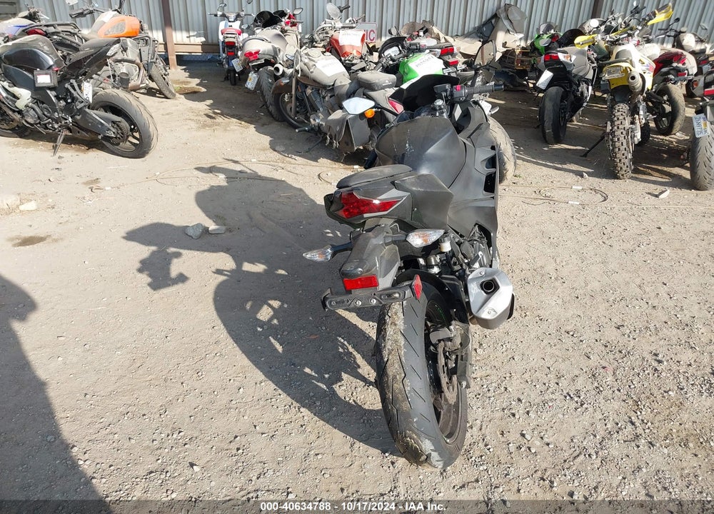 2023 KAWASAKI EX400 VIN: JKAEXKG18PDAK3067