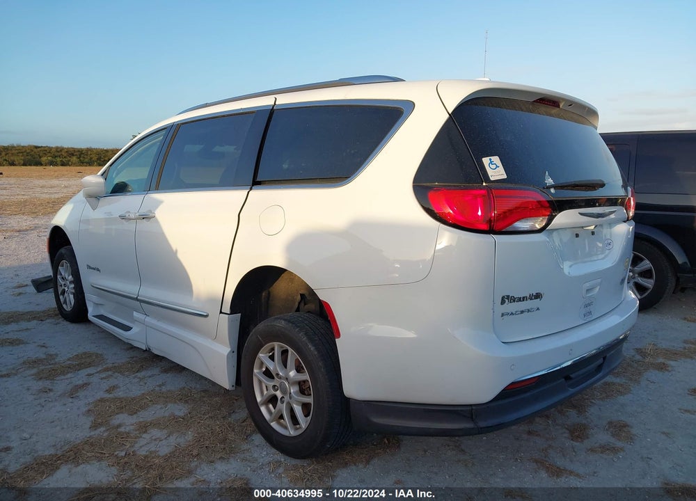 2020 CHRYSLER PACIFICA TOURING L VIN: 2C4RC1BG3LR109691