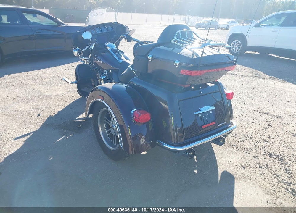 2022 HARLEY-DAVIDSON FLHTCUTG VIN: 1HD1MAF14NB858127