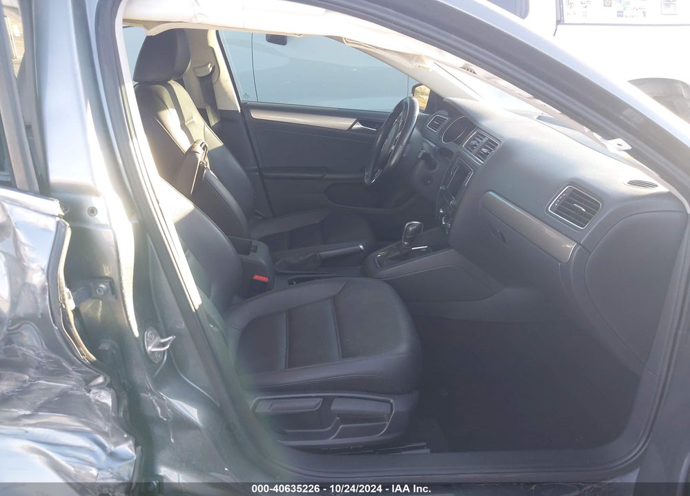 2017 VOLKSWAGEN JETTA 1.4T SE VIN: 3VWDB7AJ8HM263080