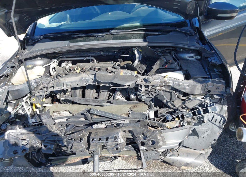 2015 FORD FOCUS SE VIN: 1FADP3F29FL200606