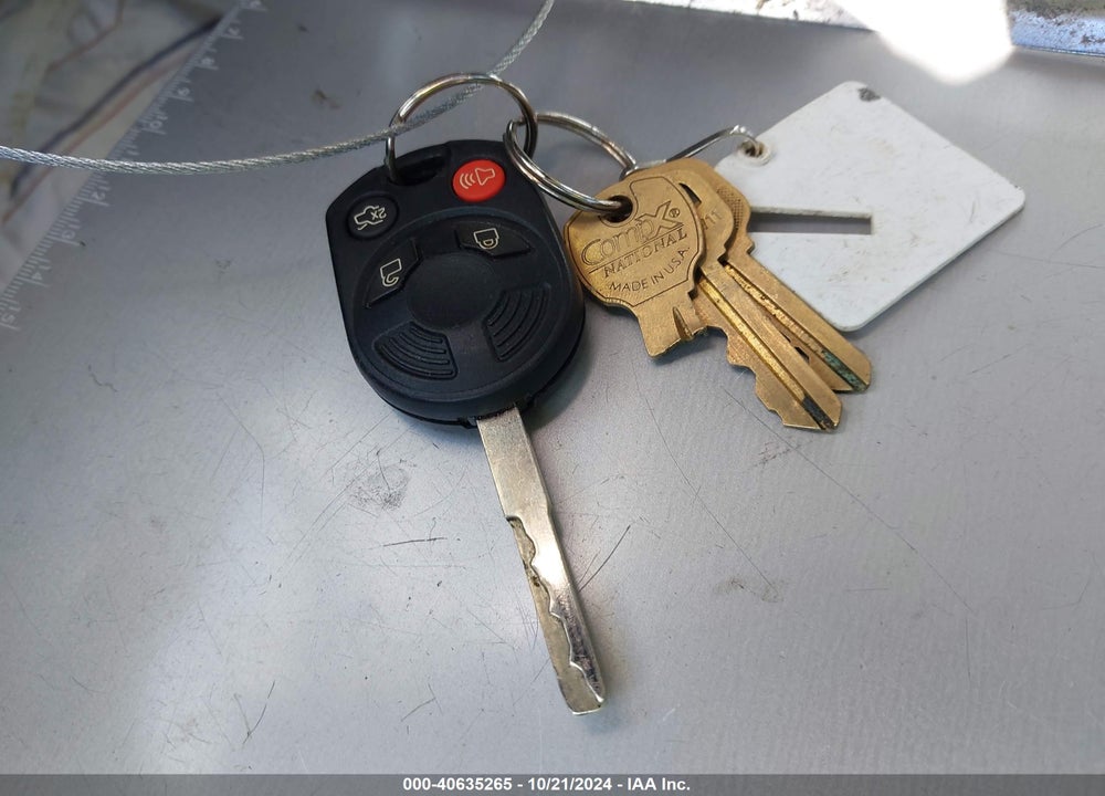 2015 FORD FOCUS SE VIN: 1FADP3F29FL200606