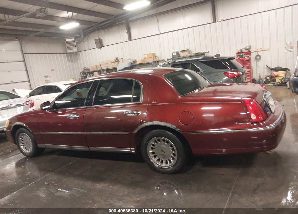 2000 LINCOLN TOWN CAR CARTIER VIN: 1LNHM83W7YY787642