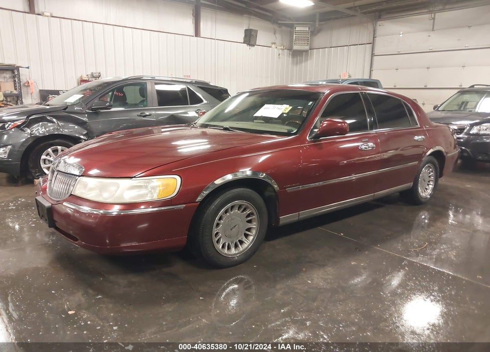 2000 LINCOLN TOWN CAR CARTIER VIN: 1LNHM83W7YY787642