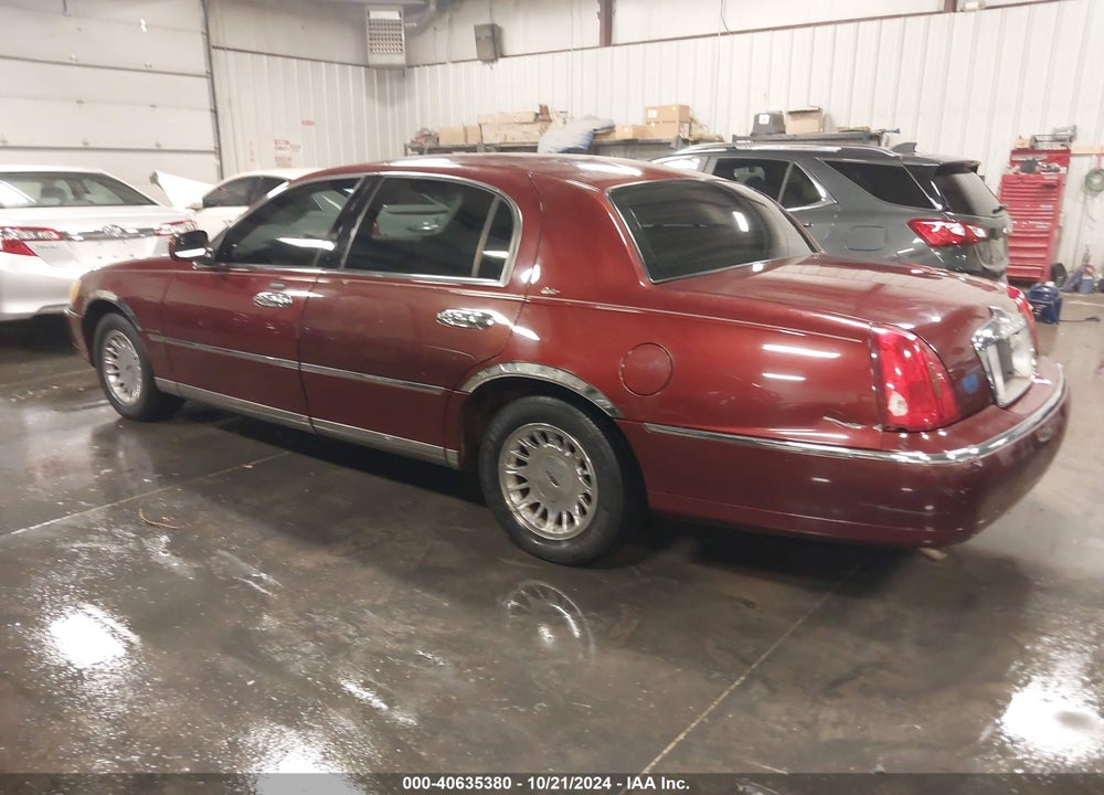 2000 LINCOLN TOWN CAR CARTIER VIN: 1LNHM83W7YY787642