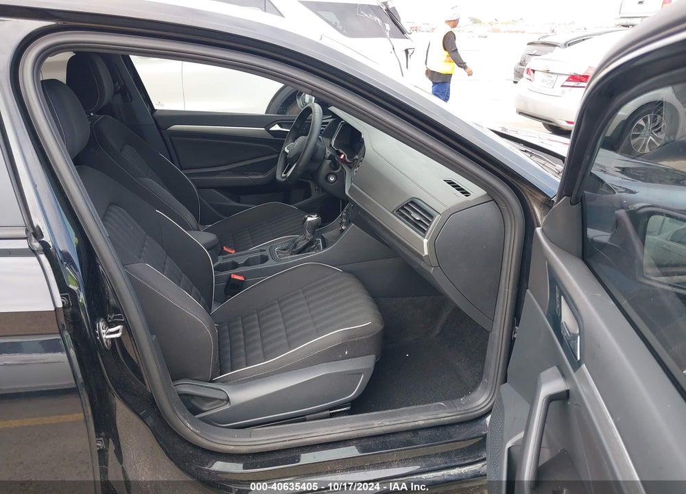 2024 VOLKSWAGEN JETTA VIN: 3VWBM7BU7RM066896