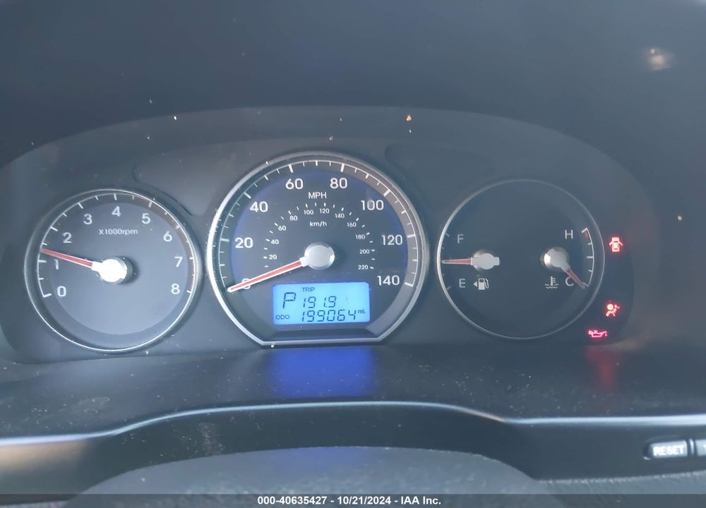 2011 HYUNDAI SANTA FE SE VIN: 5XYZH4AG2BG053928