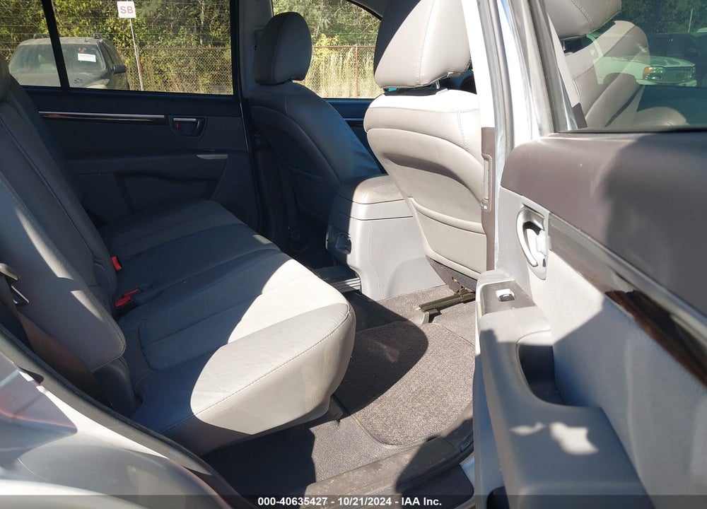 2011 HYUNDAI SANTA FE SE VIN: 5XYZH4AG2BG053928