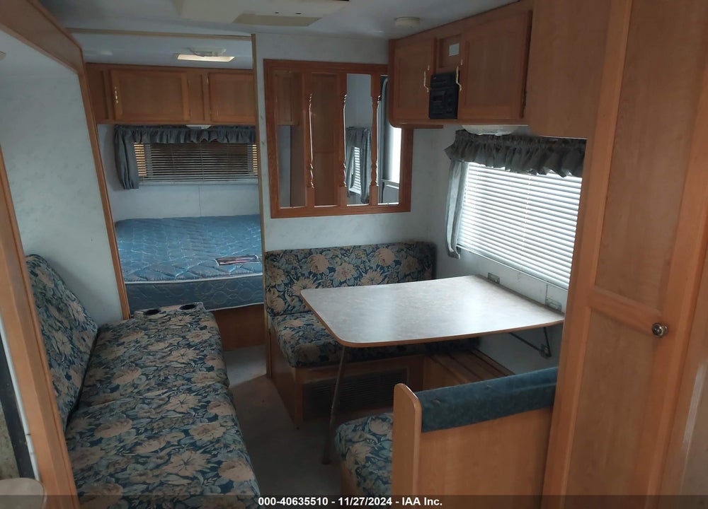 2000 NOMAD SKYLINE VIN: 1SN200M26YF001868