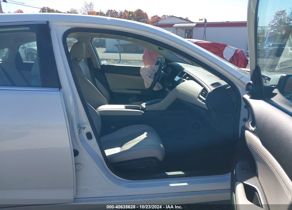 2019 HONDA INSIGHT TOURING VIN: 19XZE4F98KE032159