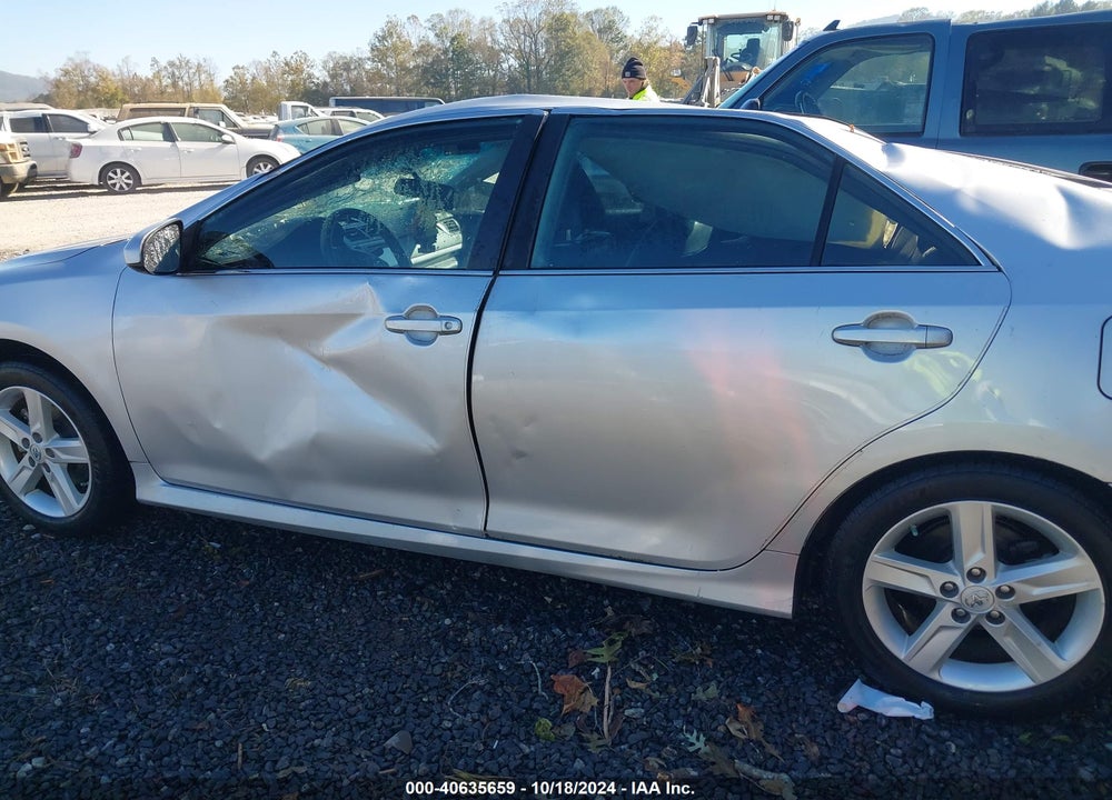 2014 TOYOTA CAMRY SE VIN: 4T1BF1FK5EU389347