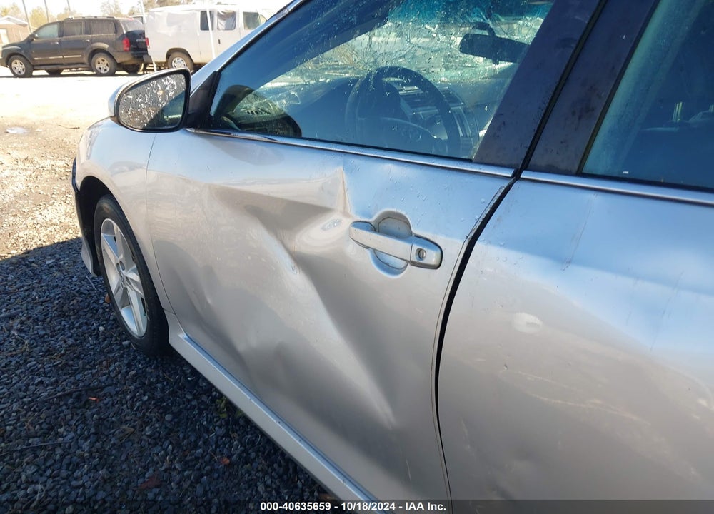 2014 TOYOTA CAMRY SE VIN: 4T1BF1FK5EU389347