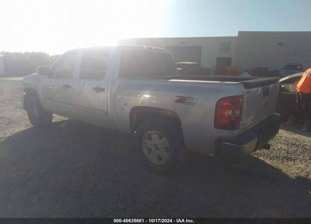 2011 CHEVROLET SILVERADO 1500 LT VIN: 3GCPKSE3XBG325129