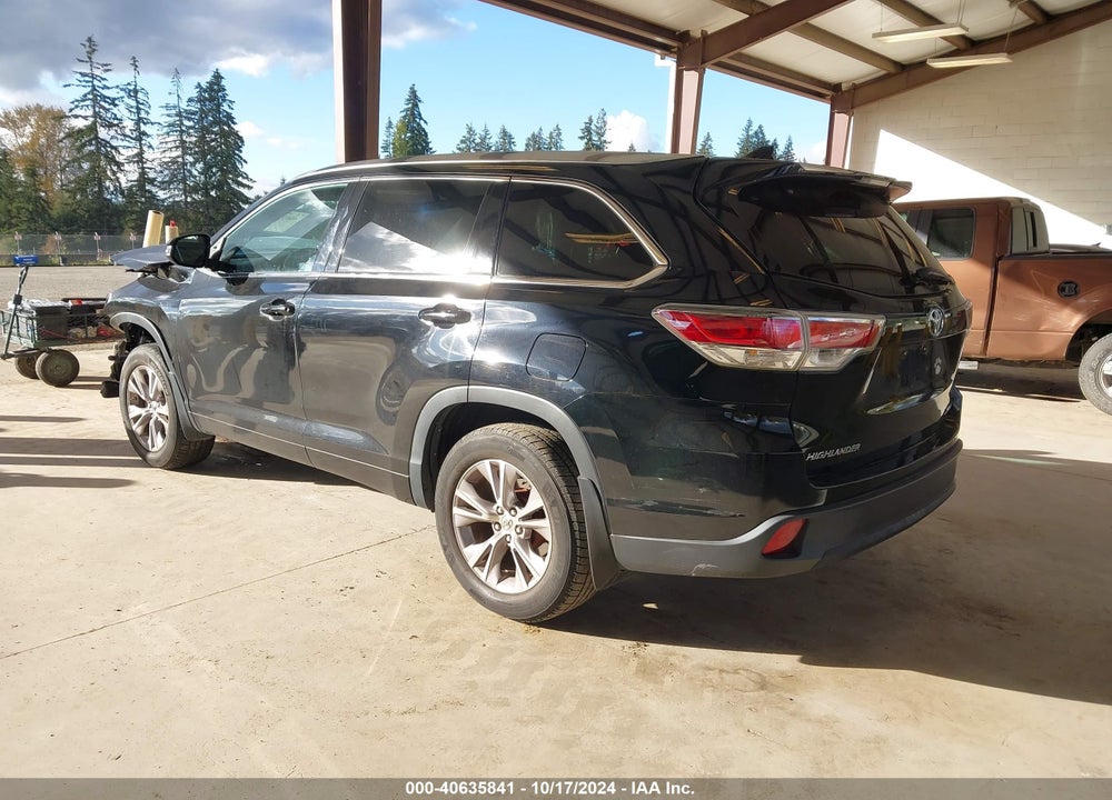 2015 TOYOTA HIGHLANDER XLE V6 VIN: 5TDJKRFHXFS179590