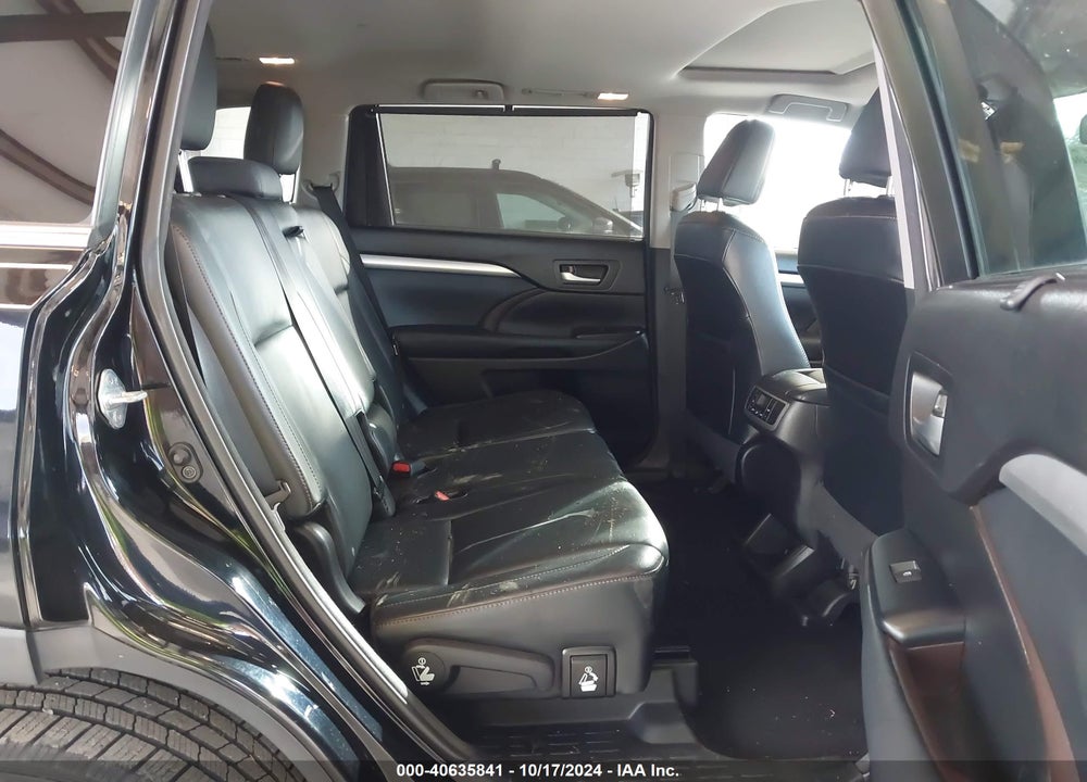 2015 TOYOTA HIGHLANDER XLE V6 VIN: 5TDJKRFHXFS179590
