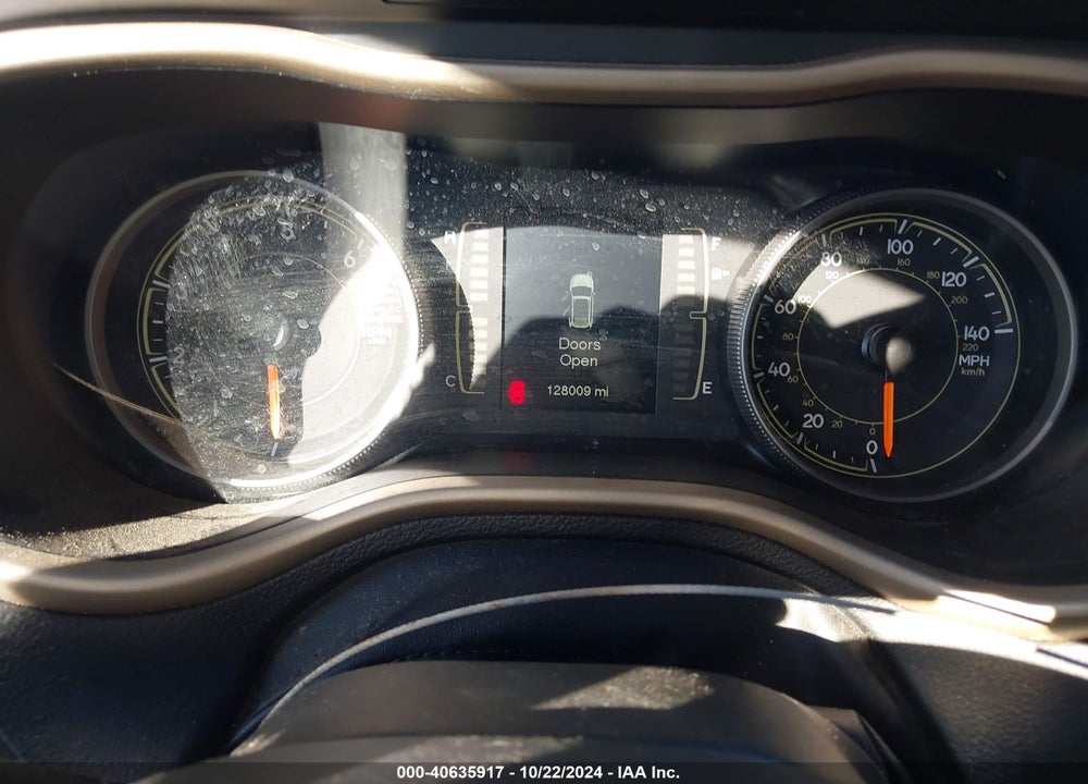 2018 JEEP CHEROKEE LATITUDE TECH CONNECT FWD VIN: 1C4PJLCB1JD588060