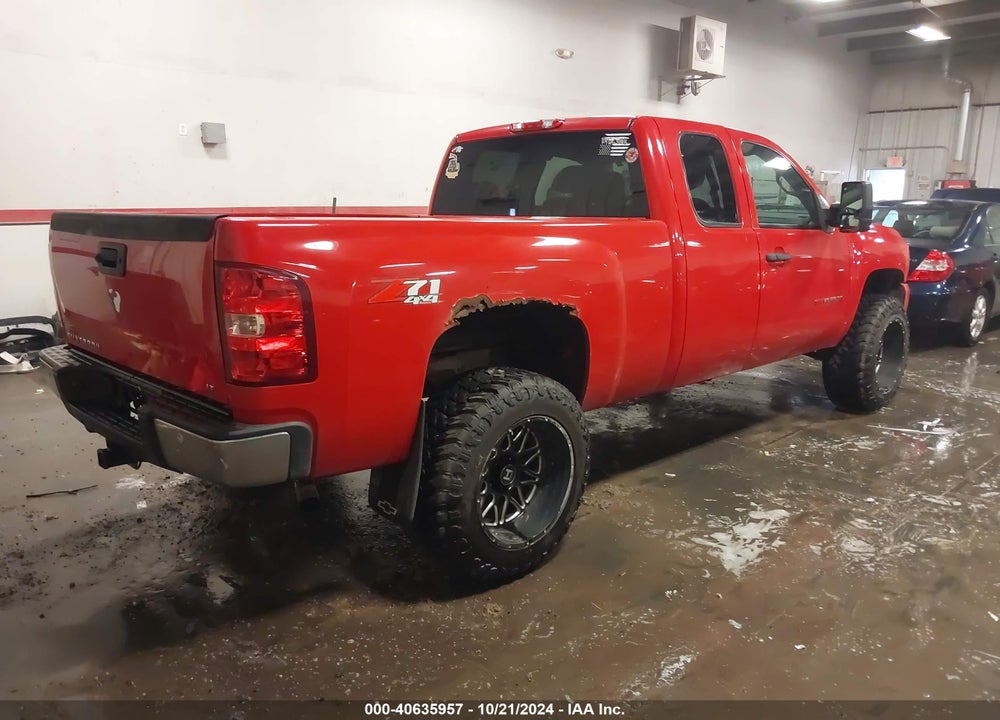 2011 CHEVROLET SILVERADO 1500 VIN: 1GCRKSE32BZ320578