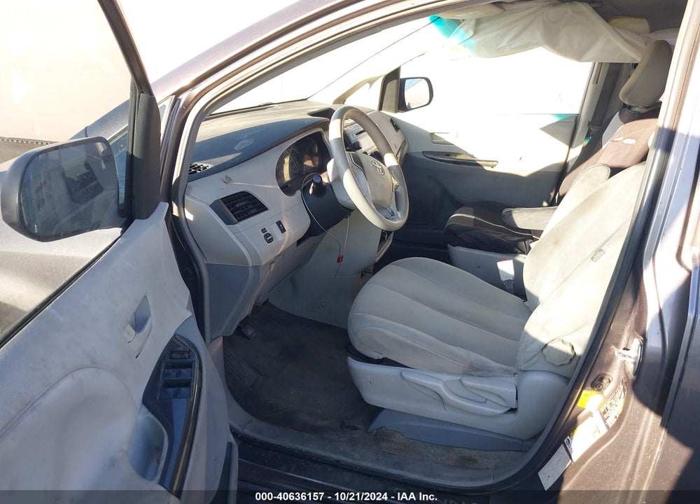 2011 TOYOTA SIENNA BASE V6 VIN: 5TDZK3DC9BS175869