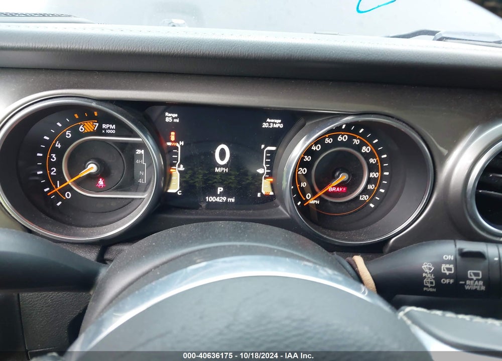 2018 JEEP WRANGLER UNLIMITED SAHARA 4X4 VIN: 1C4HJXEN5JW232458