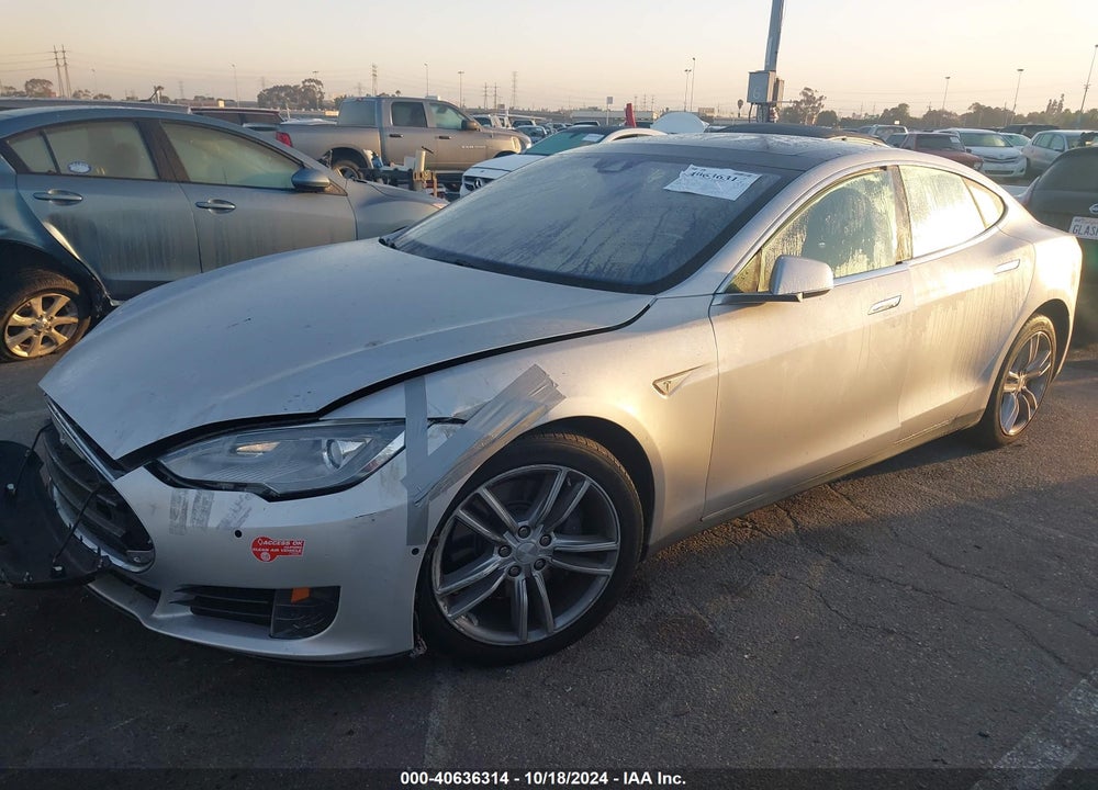 2015 TESLA MODEL S VIN: 5YJSA1E27FF114657