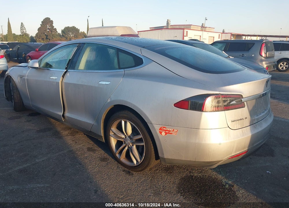 2015 TESLA MODEL S VIN: 5YJSA1E27FF114657
