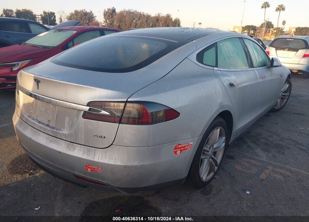 2015 TESLA MODEL S VIN: 5YJSA1E27FF114657