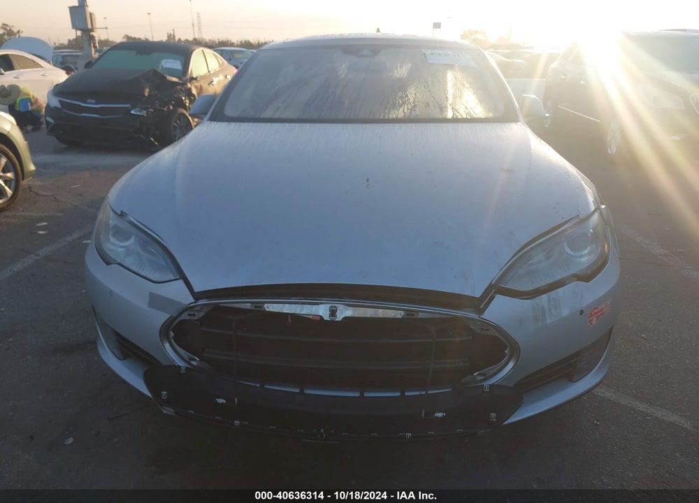 2015 TESLA MODEL S VIN: 5YJSA1E27FF114657