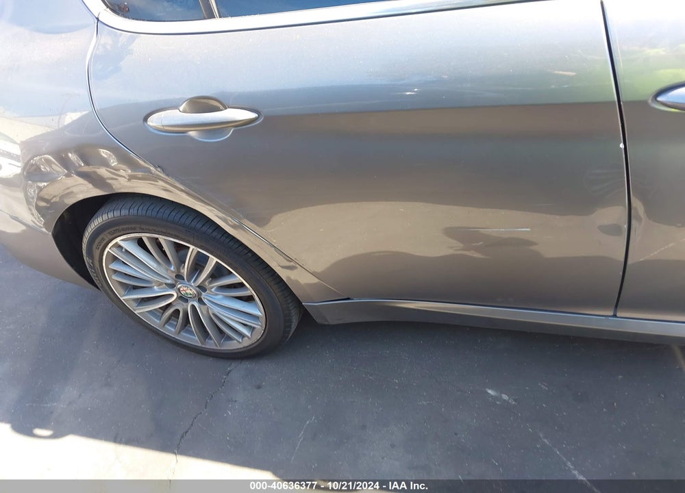 2017 ALFA ROMEO GIULIA TI AWD VIN: ZARFAEEN7H7534730