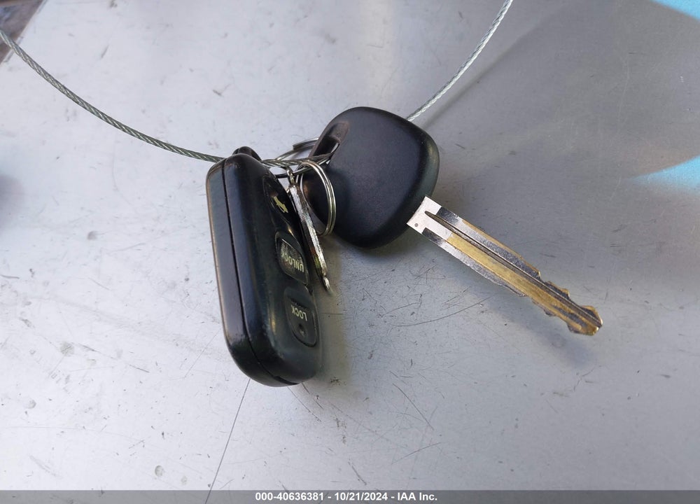 2003 TOYOTA CAMRY LE VIN: 4T1BE32K13U775393
