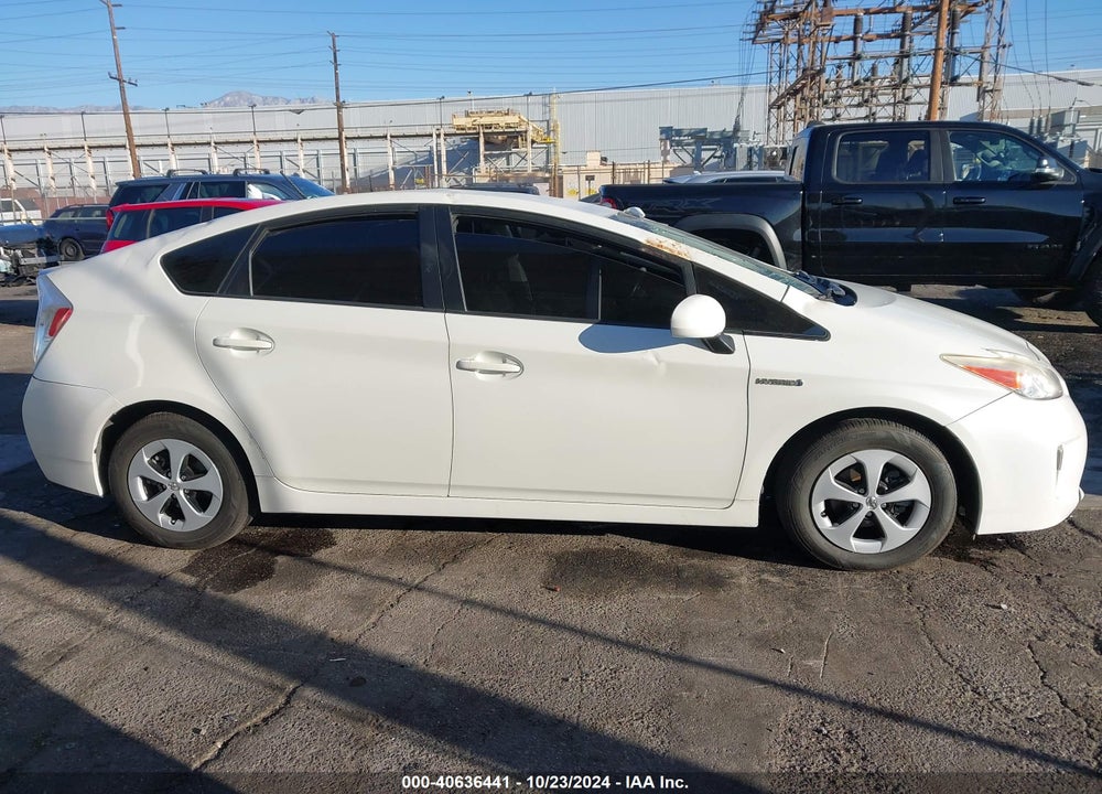 2015 TOYOTA PRIUS TWO VIN: JTDKN3DU7F0472357