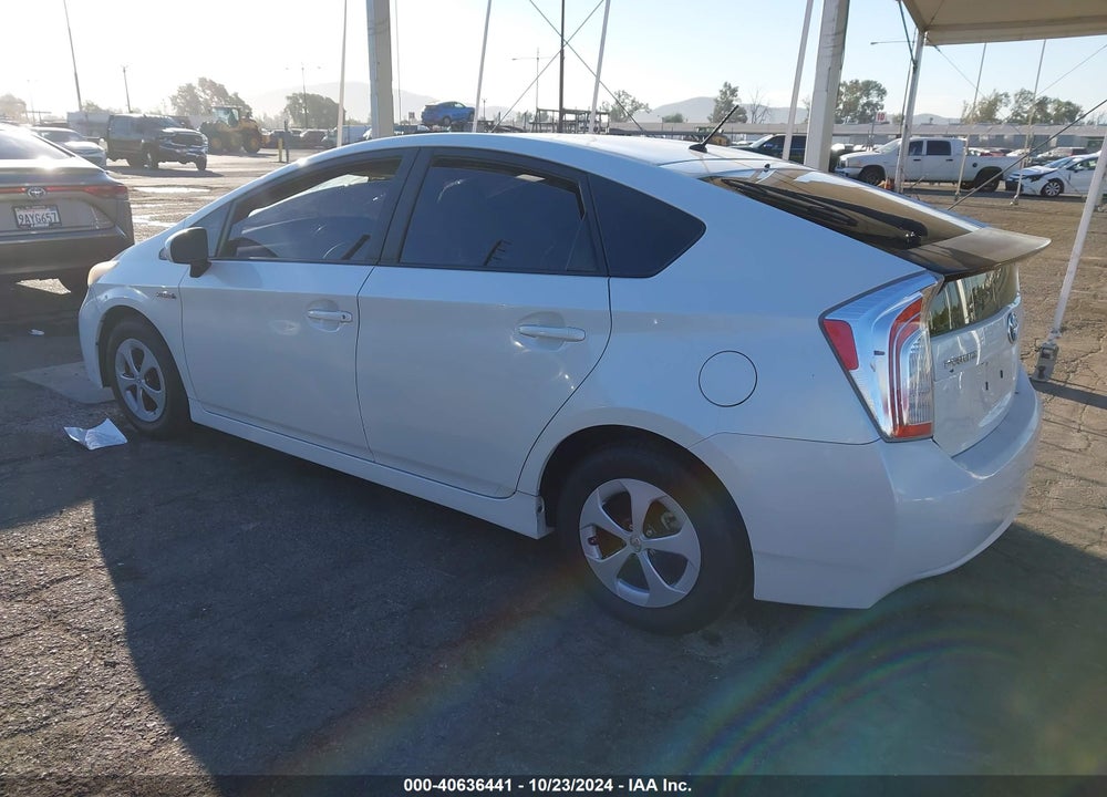 2015 TOYOTA PRIUS TWO VIN: JTDKN3DU7F0472357